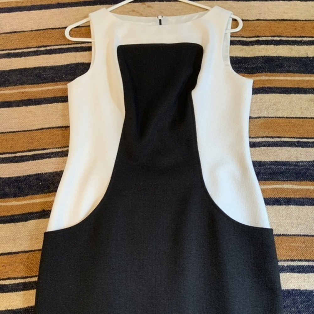 David Meister Shift Dress Black White Knee Length Sleeveless Career Pockets Sz 6 - Picture 2 of 7